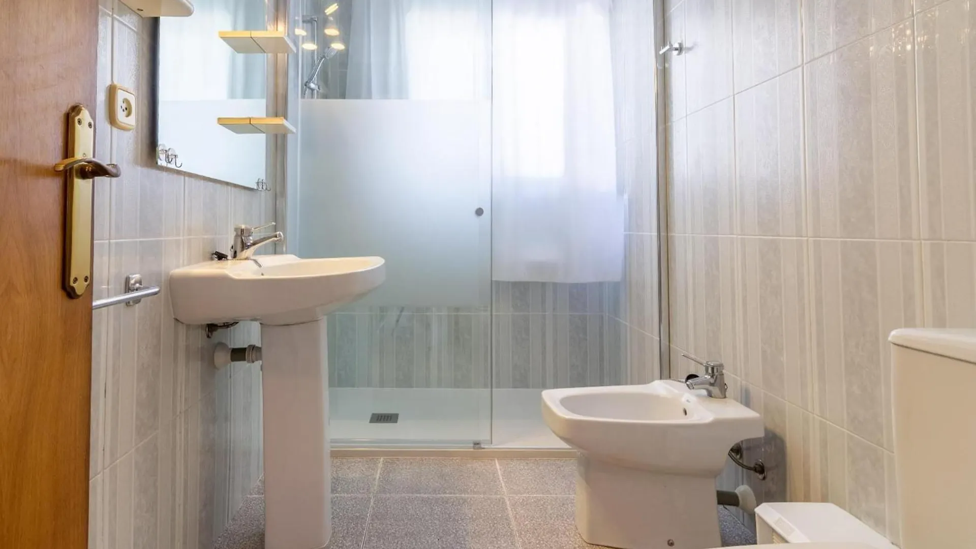 Bellamar C - Casa Adosada Para 10 Personas En Primera Linea De Mar En Llanca. - Es-228-18 0*,  Spanyolország