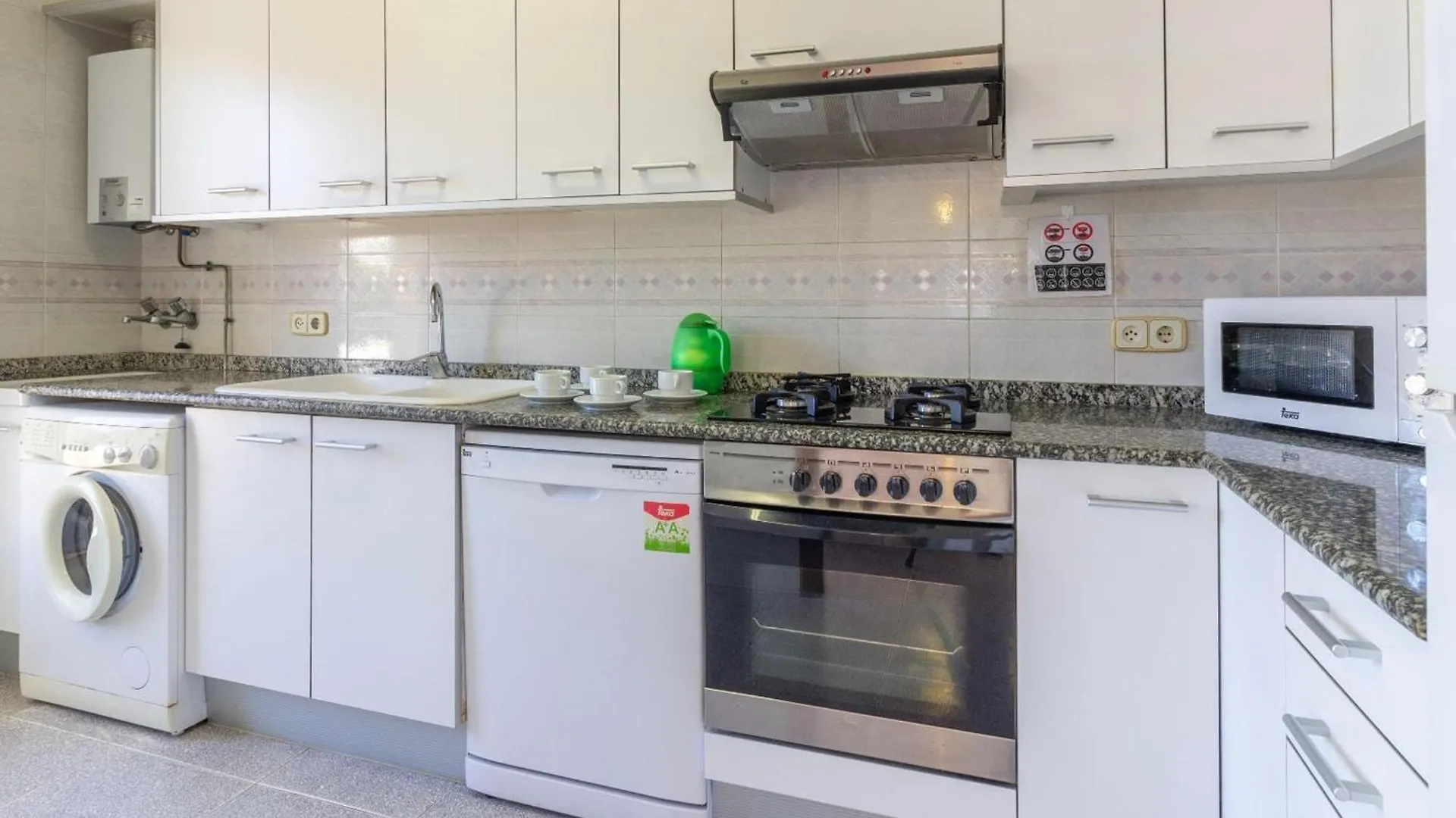 Bellamar C - Casa Adosada Para 10 Personas En Primera Linea De Mar En Llanca. - Es-228-18 0*,