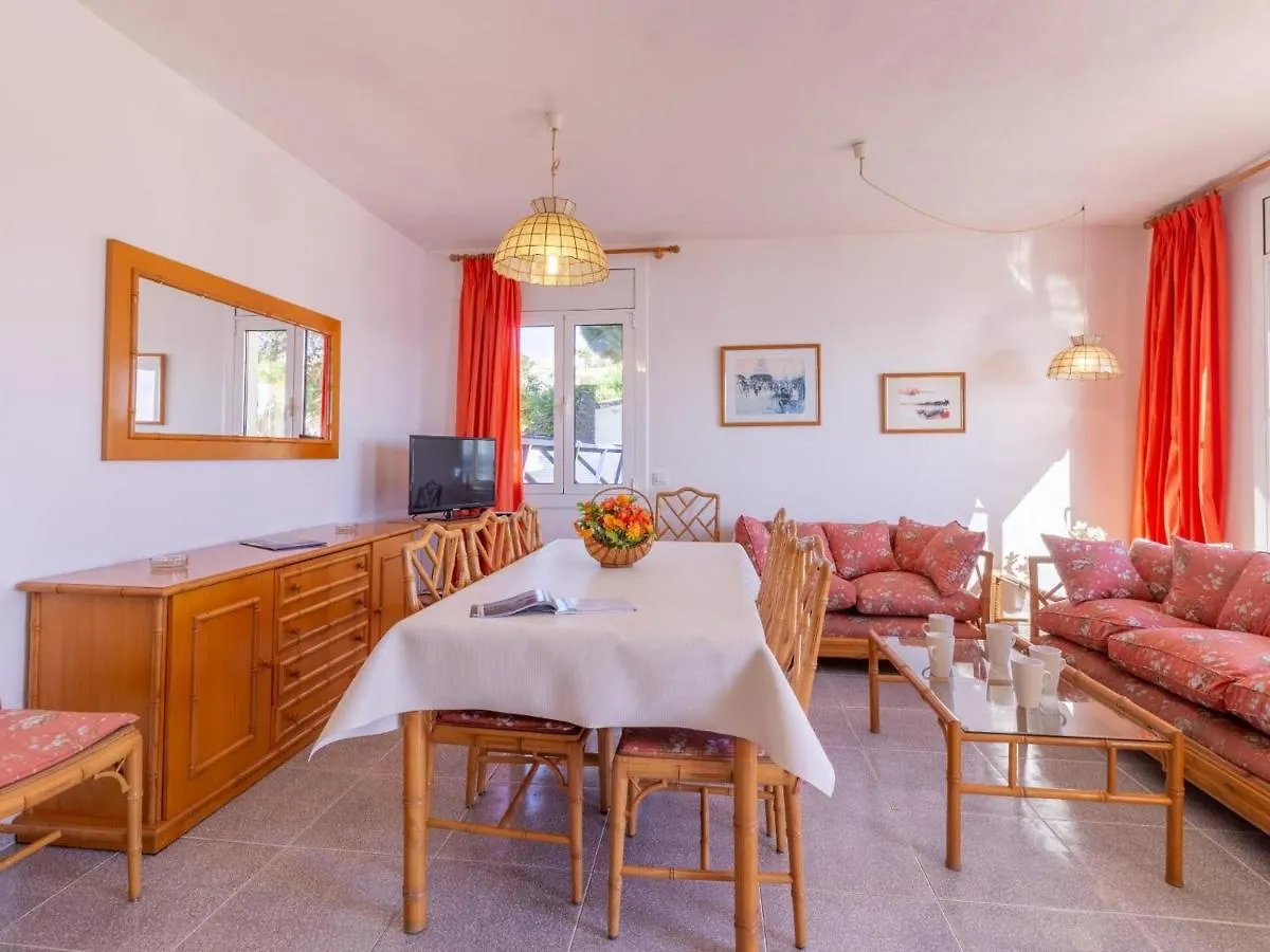 Bellamar C - Casa Adosada Para 10 Personas En Primera Linea De Mar En Llanca. - Es-228-18 0*, Llanca