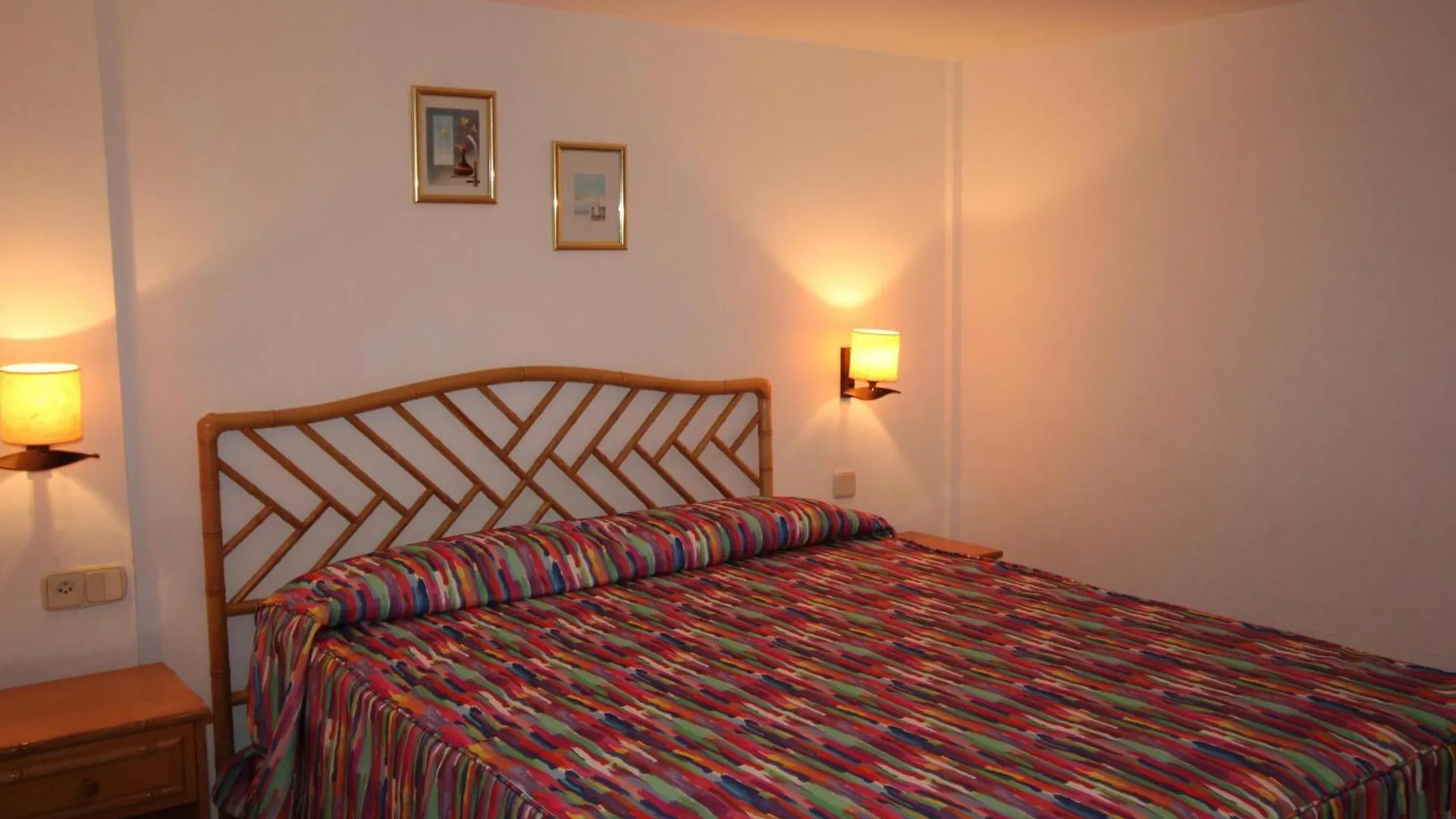 Holiday home Bellamar C - Casa Adosada Para 10 Personas En Primera Linea De Mar En Llanca. - Es-228-18 Spain