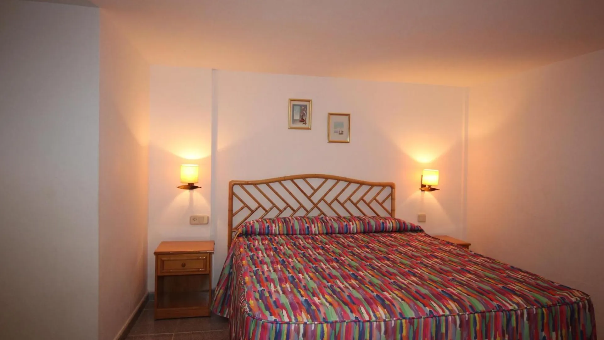 Tatil Evi Bellamar C - Casa Adosada Para 10 Personas En Primera Linea De Mar En Llanca. - Es-228-18
